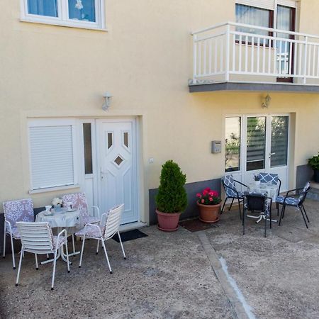 נאום Apartmani Frane מראה חיצוני תמונה