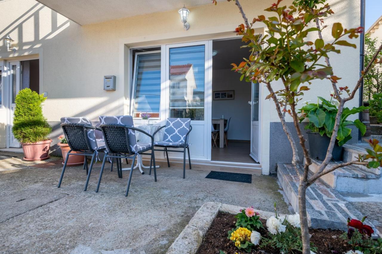 נאום Apartmani Frane מראה חיצוני תמונה