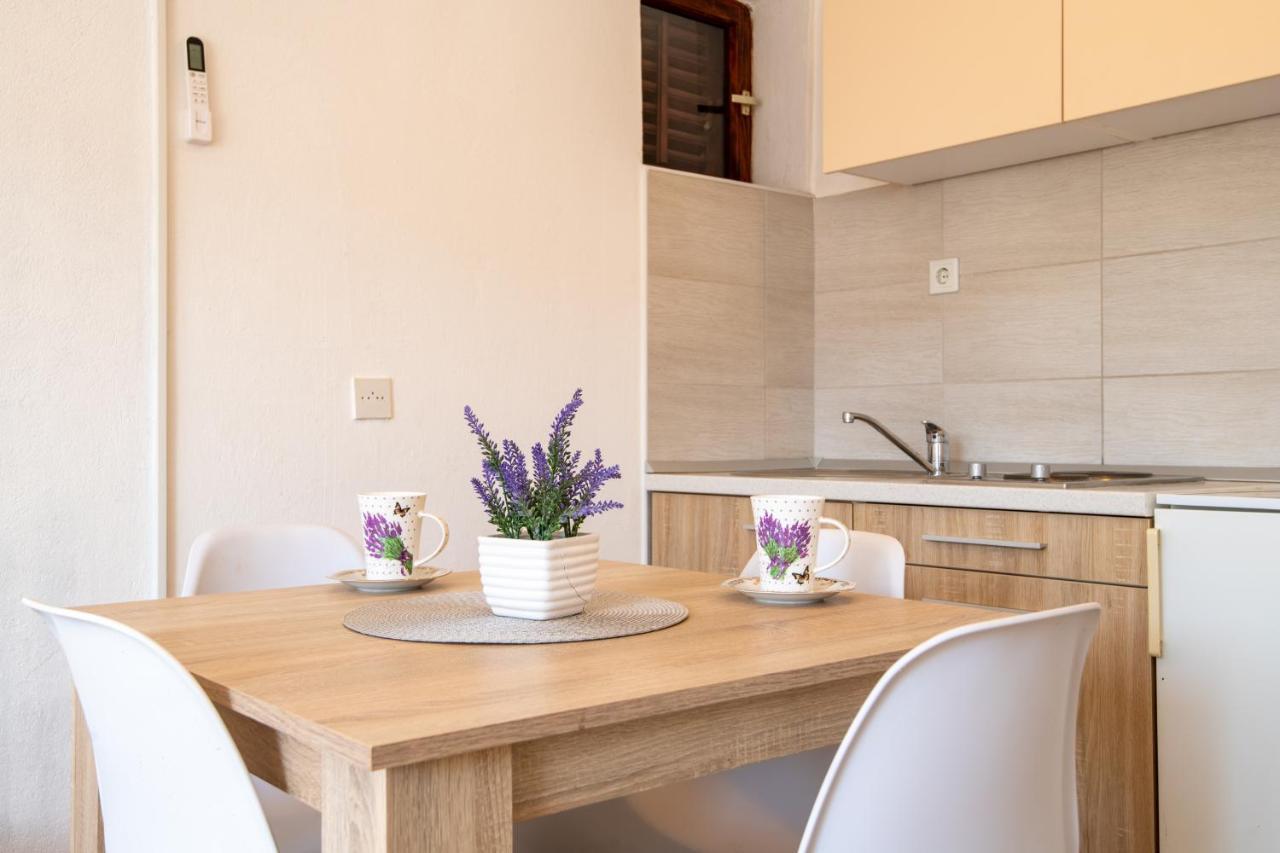 נאום Apartmani Frane מראה חיצוני תמונה