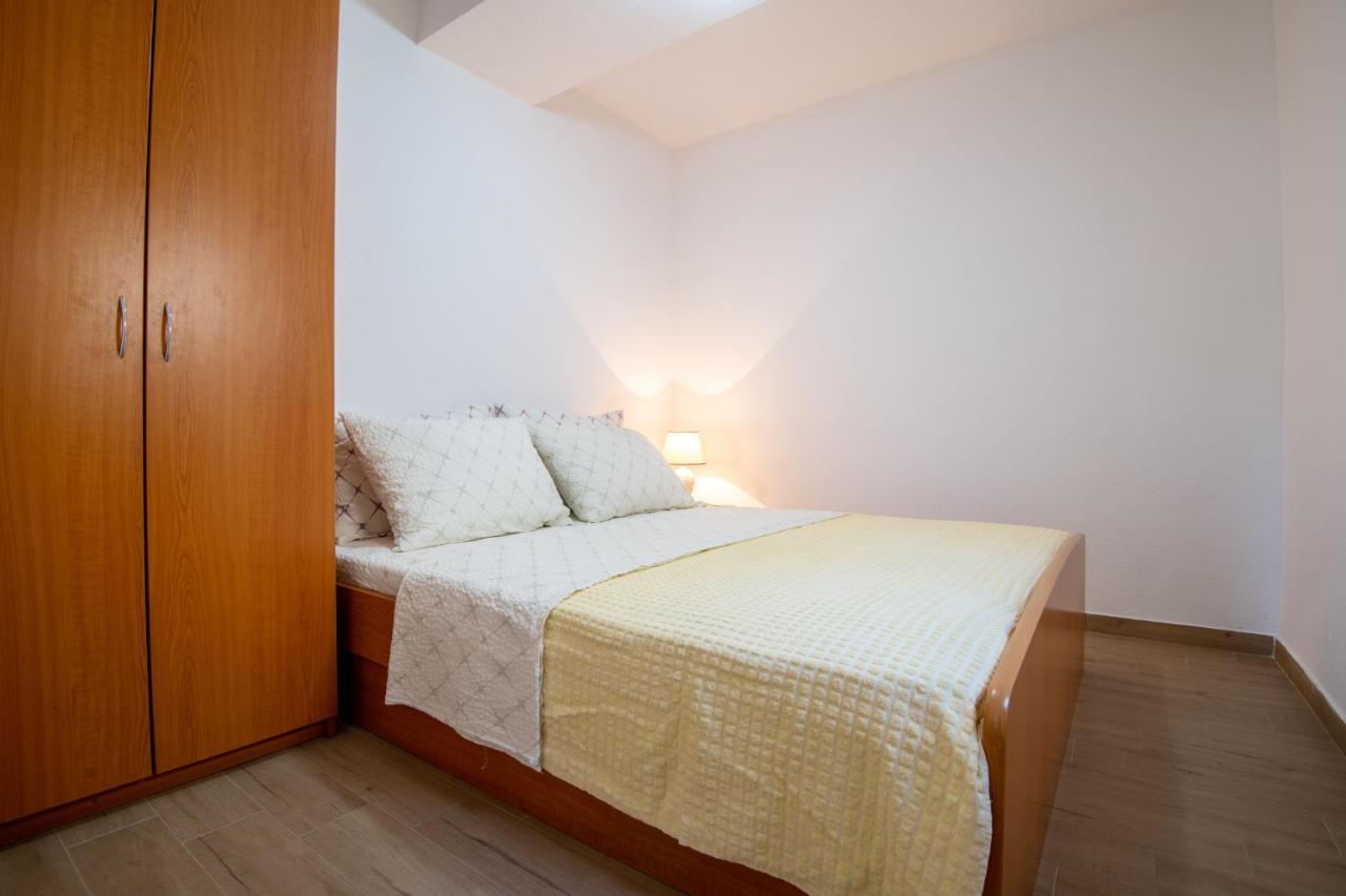 נאום Apartmani Frane מראה חיצוני תמונה