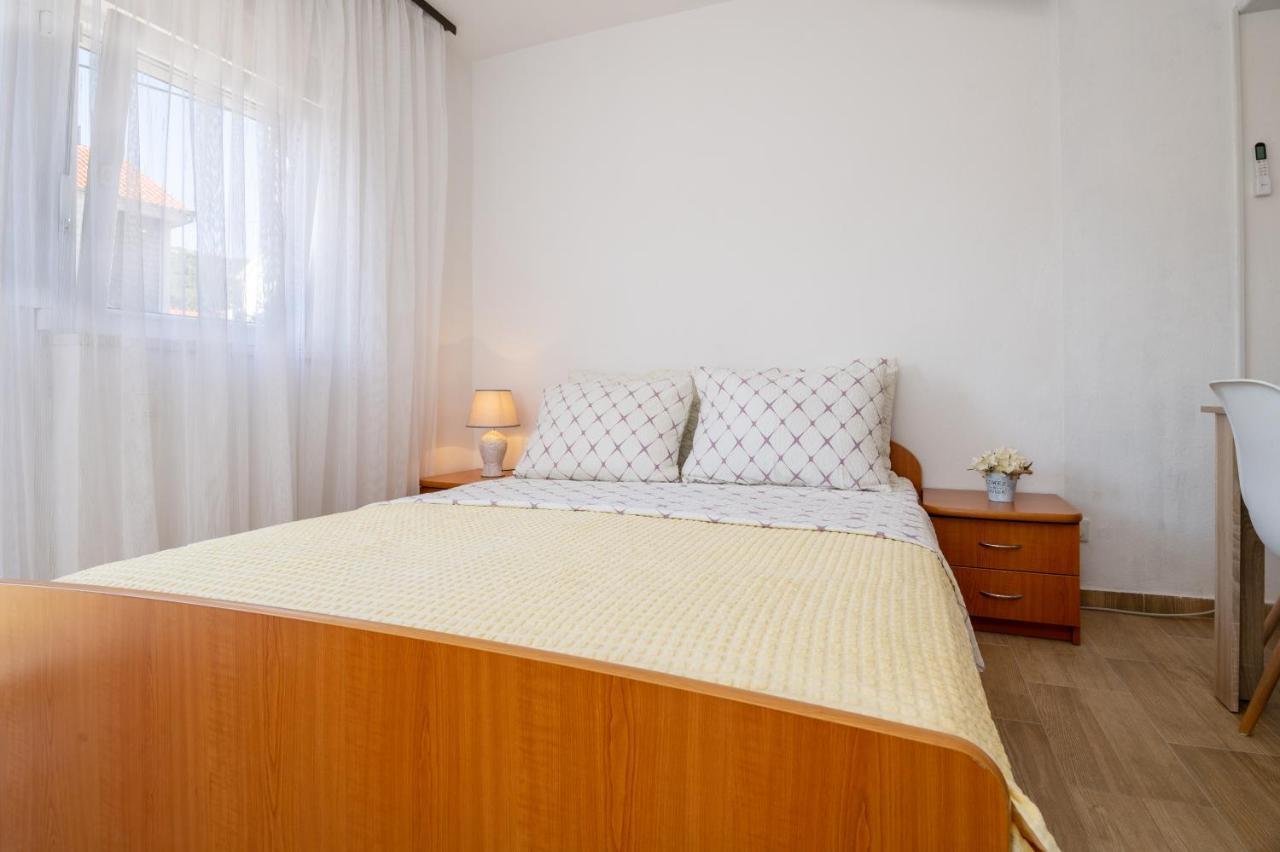נאום Apartmani Frane מראה חיצוני תמונה