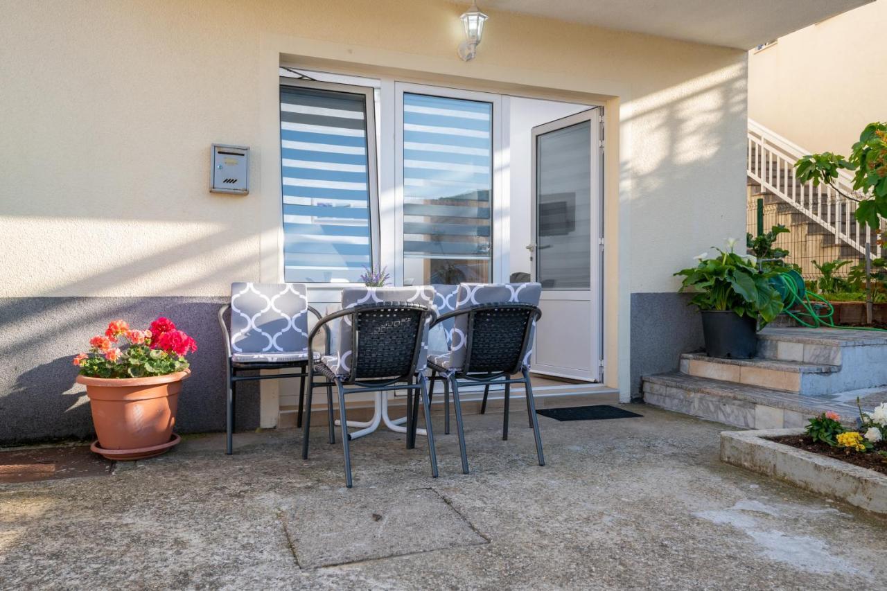 נאום Apartmani Frane מראה חיצוני תמונה