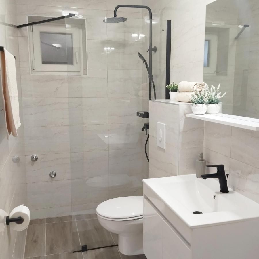 נאום Apartmani Frane מראה חיצוני תמונה
